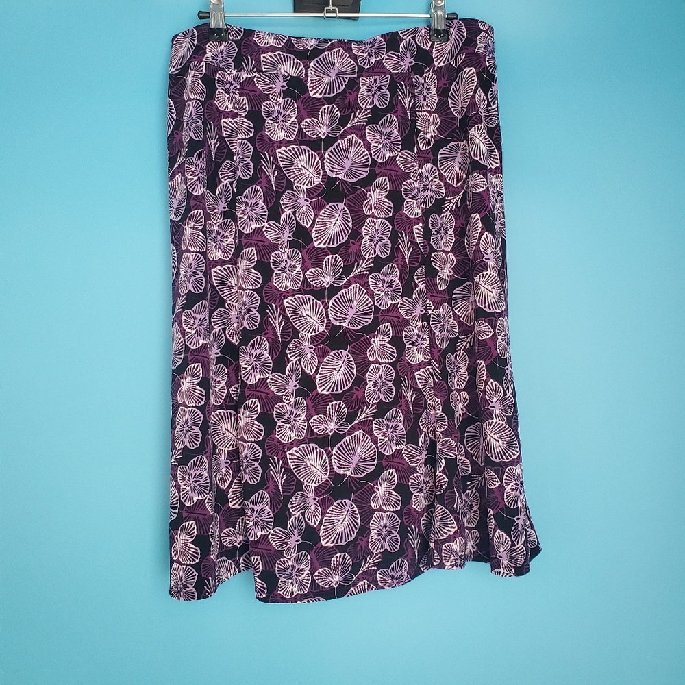 Sag Harbor Midi Skirt Size Small Purple Leaf Print